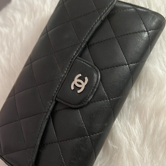 Authentic Chanel wallet - Picture 12 of 16
